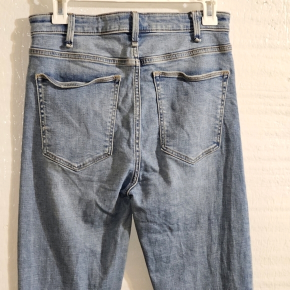 Abercrombie & Fitch High Rise Ankle Flare - Picture 12 of 14